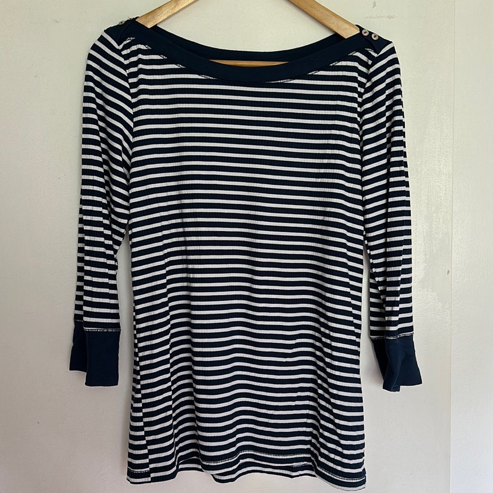 NWOT Akemi + Kin top